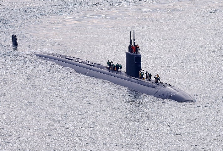 23일 부산 해군작전기지에 미 해군 핵 추진 잠수함(SSN) 그린빌함이 입항하고 있다.연합뉴스