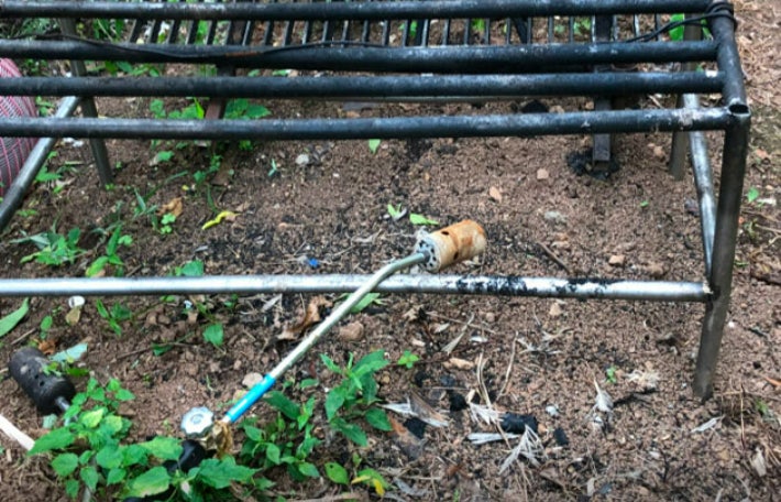 도살된 동물의 털을 태우는데 사용하던 토치와 작업 공간.카라 제공