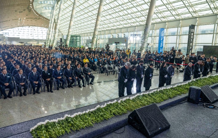 29일 전남 무안국제공항에서 12ㆍ29 제주항공 여객기 참사 1주기 추모식이 열리고 있다.2025.12.29 연합뉴스