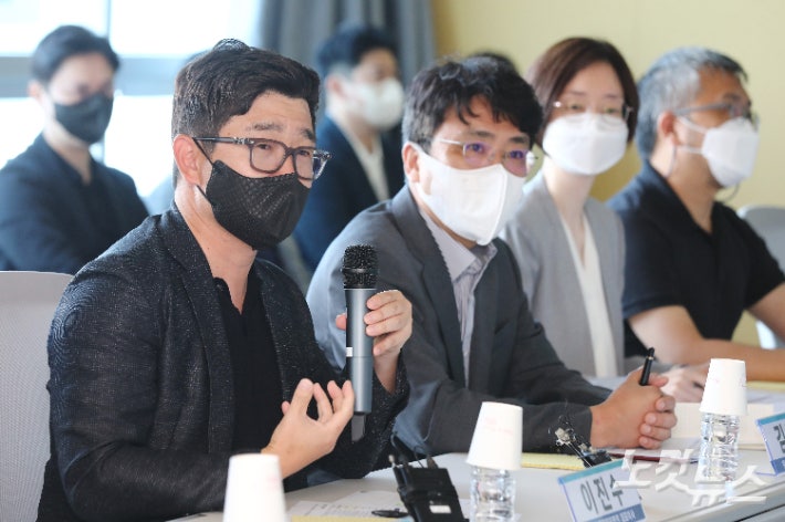 발언하는 이진수 전 카카오엔터테인먼트 공동대표.국회사진취재단