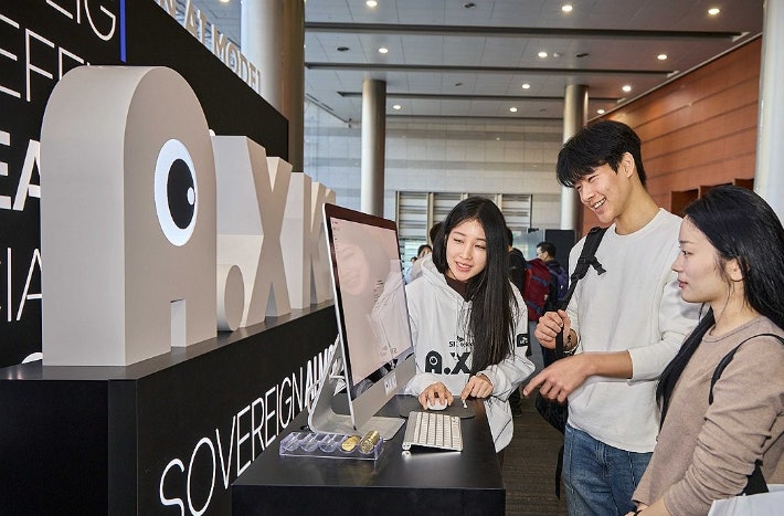 SK텔레콤 A.X K1 모델을 사용하고 있다.SK텔레콤 제공