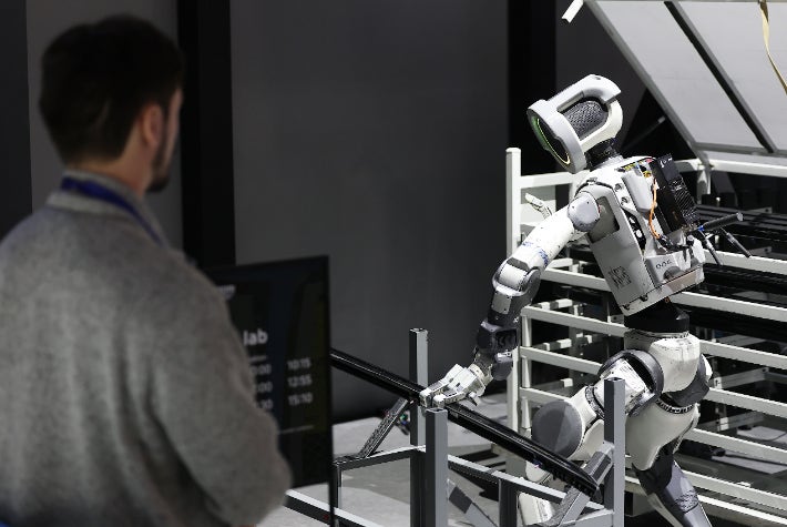 일하는 로봇 아틀라스. 연합뉴스