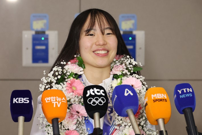 유승은, 미소와 함께 인터뷰. 연합뉴스