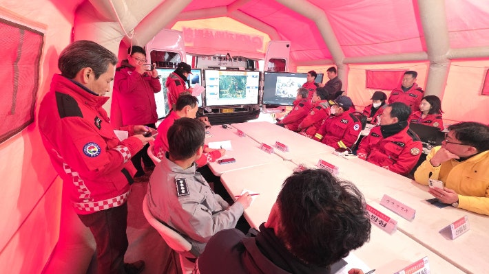산불 대응 대책회의. 경남도청 제공 