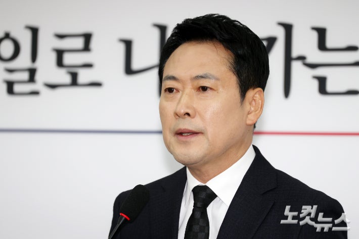 국힘 '간판갈이' 무용론 직면…장동혁 '절윤 거부' 후폭풍