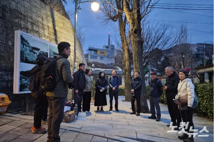 예능교회의 이번 한양도성 순례는 자하문(창의문)에서 출발해 혜화문,인왕산을 거쳐 다시 자하문으로 도착하는 타원형 순례(도보 22km)로 진행됐다.예능교회 제공