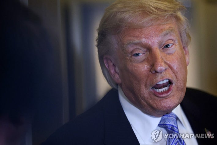 트럼프 "종전 협정 내일 서명 예정…핵무기 보유 막는 장벽"