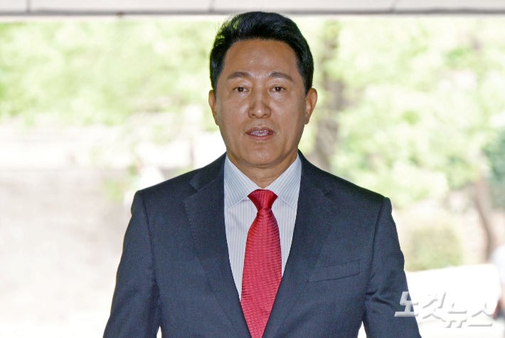 [속보]특검, '여론조사 대납 의혹' 오세훈에 징역 1년6개월 구형