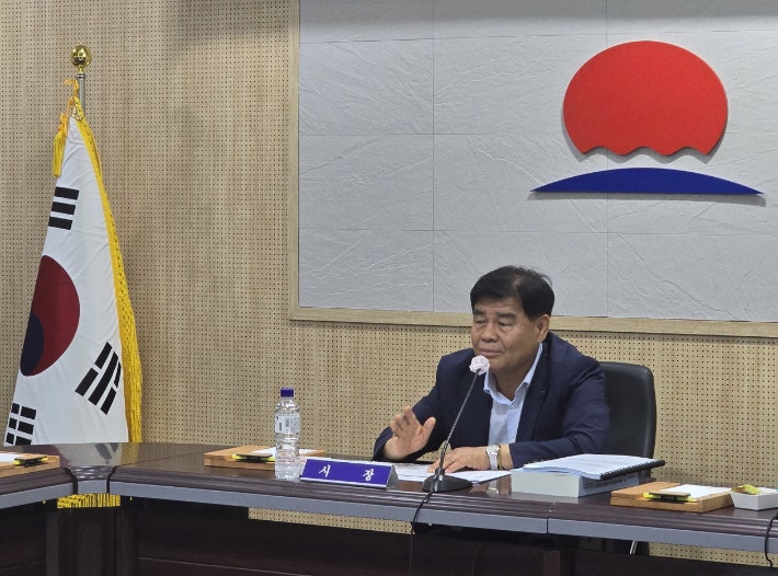 '뇌물 혐의' <b>심규언</b> 전 <b>동해시장</b> 1심서 징역형…법정 구속