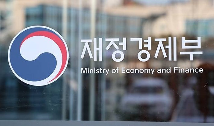 고환율에 원자재 부담 커진 中企…14.9조 <b>긴급 지원</b>