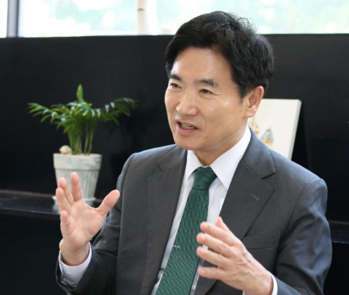 김대중 <b>특별시</b> 교육감, 서술형 평가 교사 반대 시 '불가'