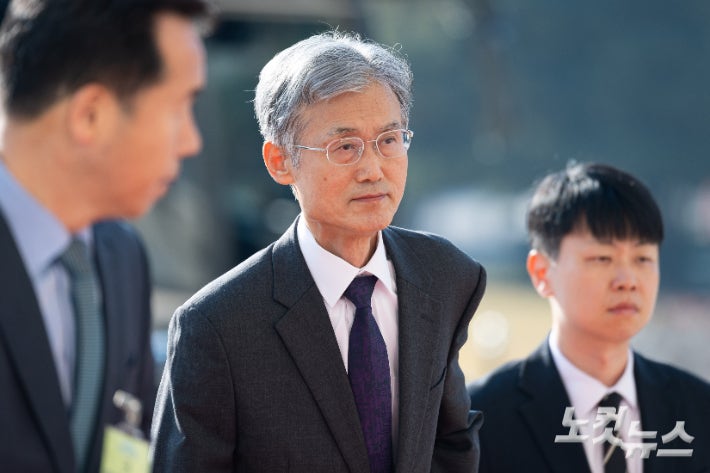 [속보]조희대 <b>대법원장</b> 경호 차량 교통사고…3명 다쳐