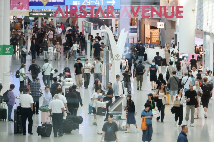 '단체 새치기' 中 승객들…인천공항, 재발 방지 대책 마련