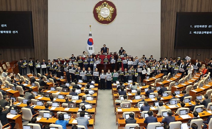 [속보]종합특검 연장 법안 본회의 상정…<b>국힘 필리버스터</b> 돌입