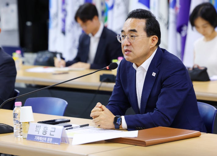 <b>박홍근</b> "노동자 처우개선, 예산안 편성·공무직위원회서 세밀히 살필 것...