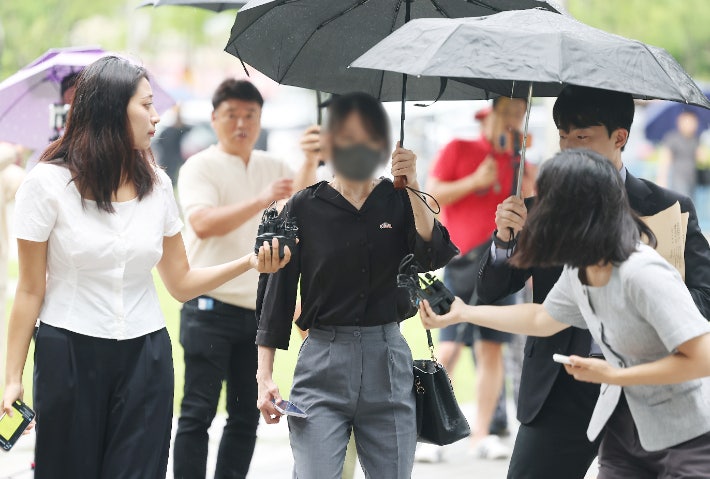 [속보]<b>잠실 개표소 봉쇄</b> '올다르크' 구속영장 기각