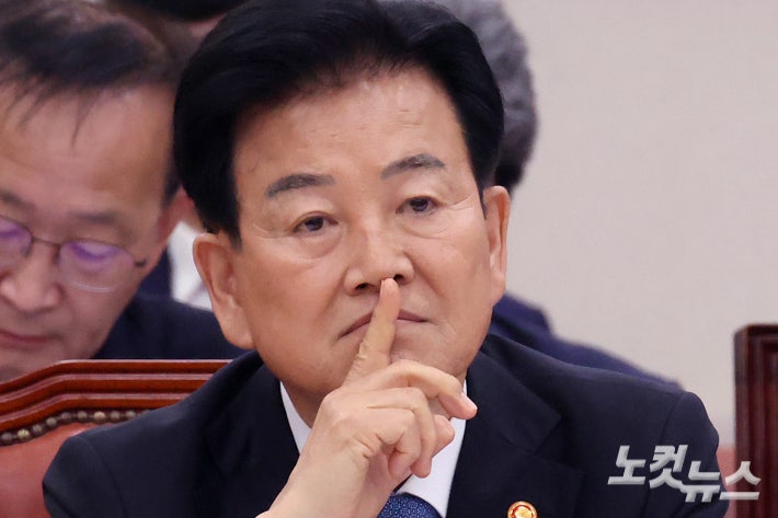 <b>정동영</b>, 北에 '조선' 호칭 "통일부 장관이 앞서 가면 될 일도 안 돼"