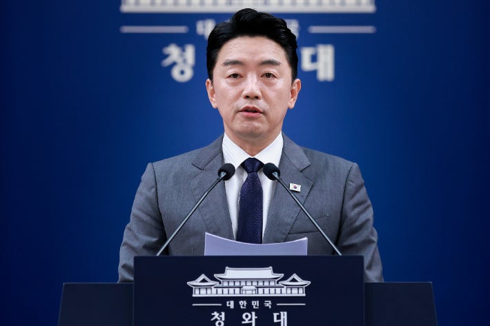 <b>강훈식</b> "李, 연임개헌 헌법·정서·현실상 불가능하다 말해"