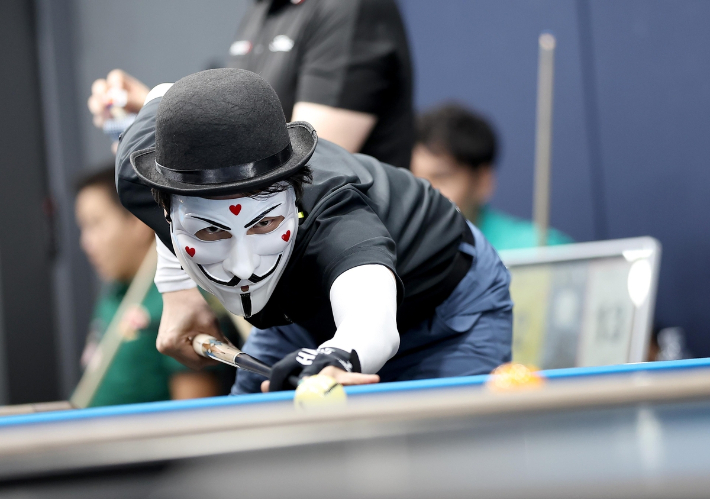 '의문의 <b>당구</b>인' 해커, 드디어 18살 제자와 격돌 "요즘은 내가 더 앞선다...