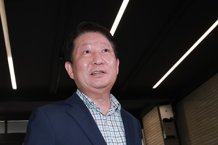 <b>당원권 정지 징계</b> <b>권영진</b> "정치보복성 <b>징계</b>" 반발