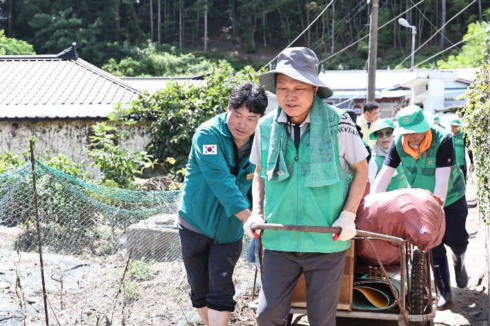 박완수 경남지사 수해 복구 지원 동참. 경남도청 제공 