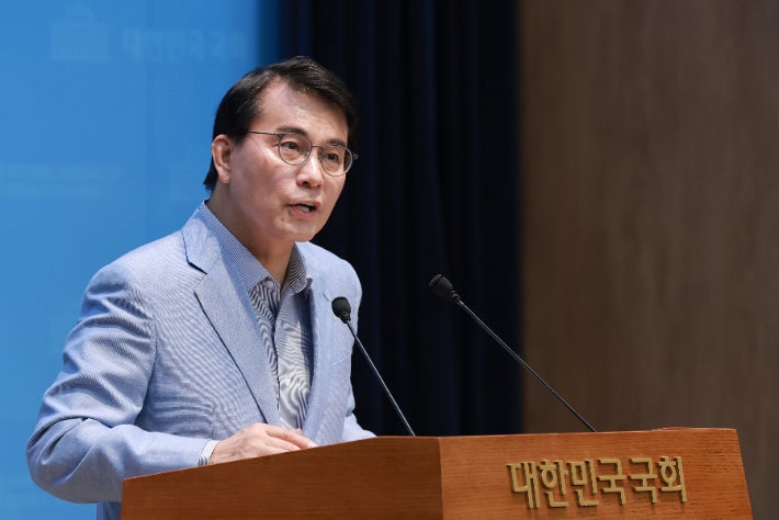<b>윤상현</b>, 국힘에 쓴소리 "정말 투·개표 현장을 모르나"