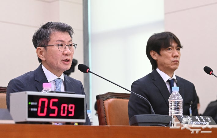 [속보]'홍명보 감독 선임 의혹' <b>정몽규</b> 前축협회장, <b>경찰 소환</b>
