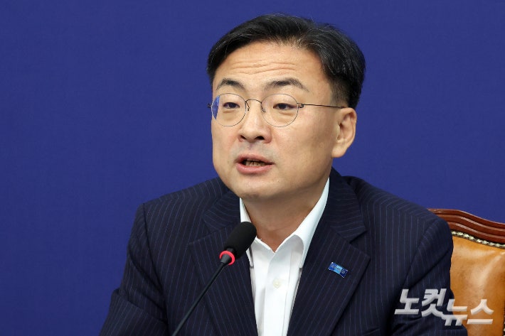 조국혁신당 신장식 대표 "<b>공소청</b> 검사 정원 3분의 1 이상 감축해야"