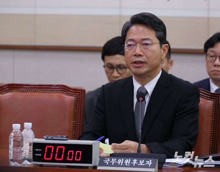 <b>김승원</b>, 법무장관 후보자 <b>자진사퇴</b>…"국민 눈높이 못 미쳐"(종합)