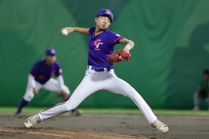 21일 일본 아이치현 오카자키 중앙종합공원야구장에서 열린 2026 아이치·나고야 아시안게임 야구 B조 조별리그 1차전 대한민국과 대만의 경기. 1회말 대만 선발투수 린이웨이가 역투하고 있다. 연합뉴스