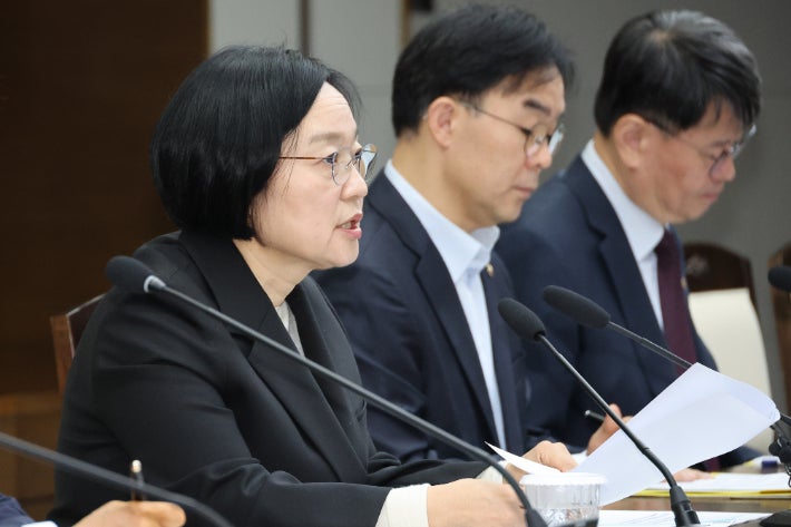 <b>한성숙</b> "국정감사 지적, 겸허히 받아들이고 신속 보완하라"