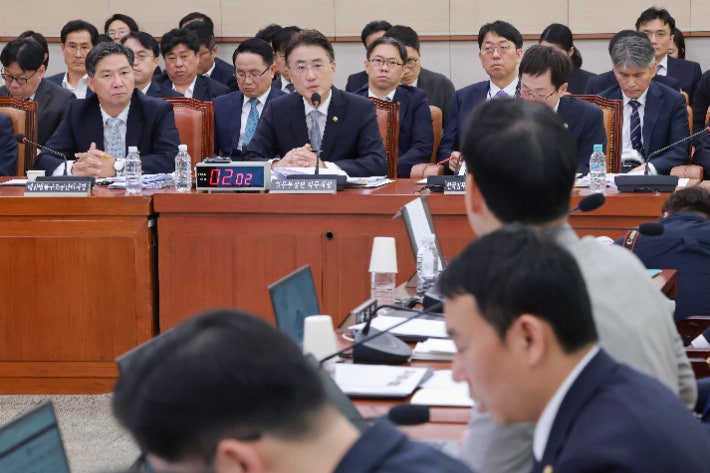 민주 "<b>한동훈</b> 자료 유출", 국힘 "이화영, 李 협박"…법무부 국감 맞불