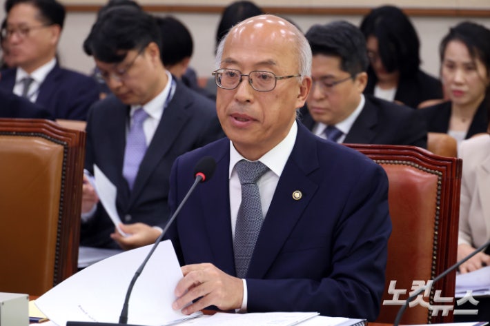 <b>법제처장</b> "조희대, 재제청해야"…'李대통령 재판 중단'도 옹호