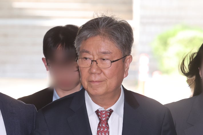 종합특검, '관저 이전 특혜' <b>김대기</b> 前비서실장에 <b>징역</b> 4년 <b>구형</b>