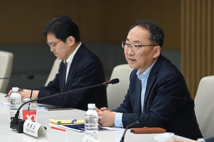 李대통령, 산업부 차관 박동일·금융위 <b>부위원장</b> <b>신진창</b> 임명