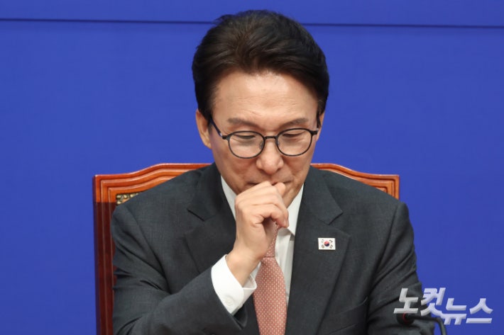 민주당, <b>김민석</b> '<b>응급</b>환자 <b>구역 주차</b>' 논란에 사과