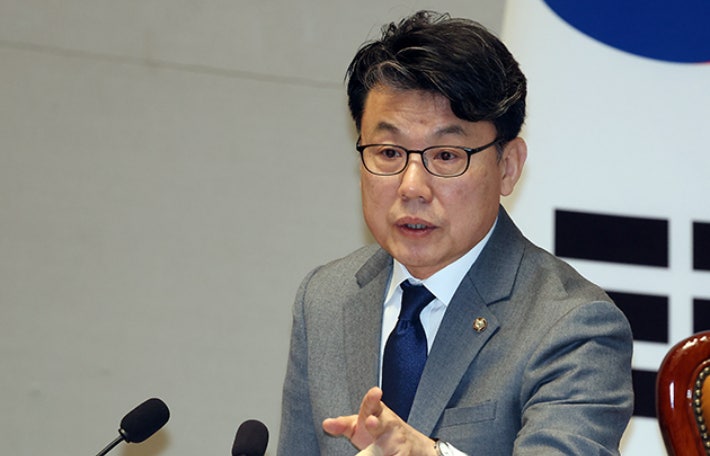 <b>진성준</b> 국방위원장, 미국 <b>비자</b> <b>거부</b>…"한미동맹 신뢰 훼손"