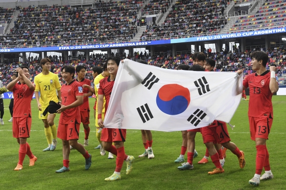 세트피스로 플라잉 이글스 격추…젊은 한국 축구, U20 월드컵2회 연속 4강 신...