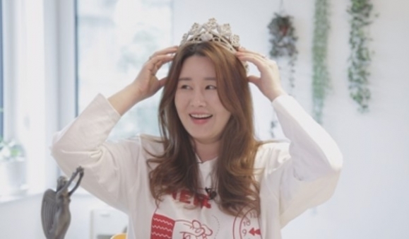 ‘미코 출신’ 쇼호스트 <b>김지연</b> “<b>체중</b> 10 늘어 고민… 전신 가려움증...