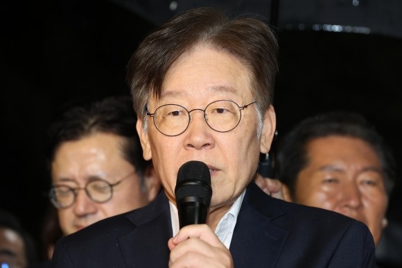 “판사가 나라 구했다” vs “판사XX” 이재명 영장 기각 <b>유창훈</b>은 누구?