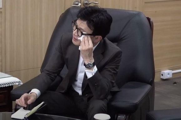 “우리 <b>아들</b>, <b>장관</b>님과 눈 닮았다”…<b>한동훈</b>, 끝내 눈물 보였다