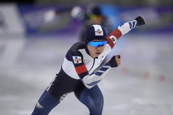 <b>정재원</b>, 4<b>대륙선수권</b> 매스스타트 2연패…역전 우승