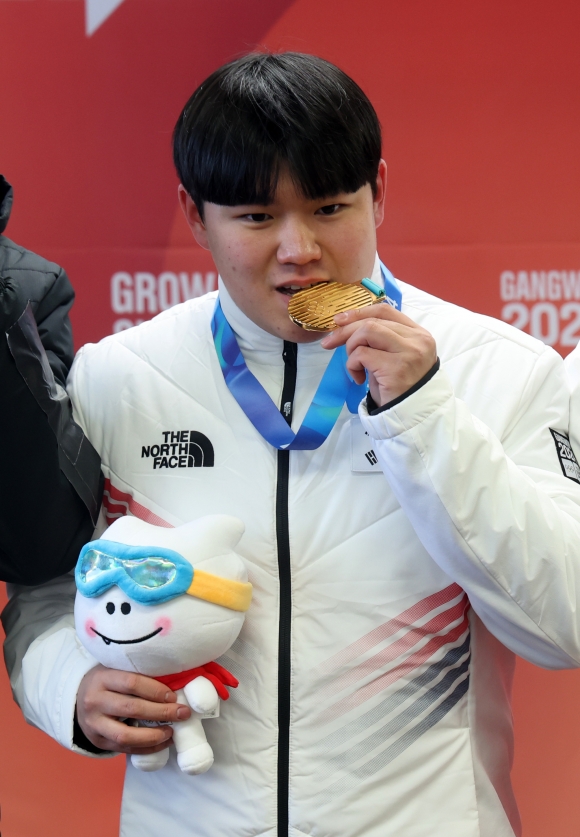 ‘<b>봅슬레이</b>의 미래’ <b>소재환</b>, 강원 2024 한국의 두 번째 금빛 질주