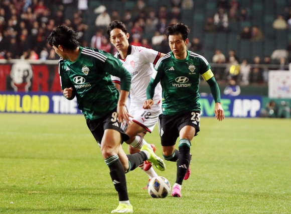전북, ACL 16강전서 포항에 2-0 제압