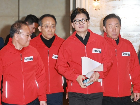 <b>한동훈</b> “세 자녀 이상 모든 자녀 대학<b>등록금</b> 전액 <b>면제</b>”