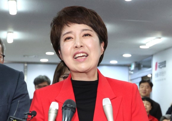 짧게 소감 밝힌 <b>김은혜</b> “더욱 낮게 임하겠다”