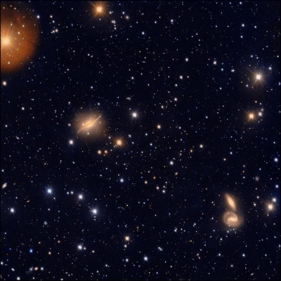 ESO 510-G13. ٴٹڸ  1 5õ   ⹦  . ó=NAF/VST
