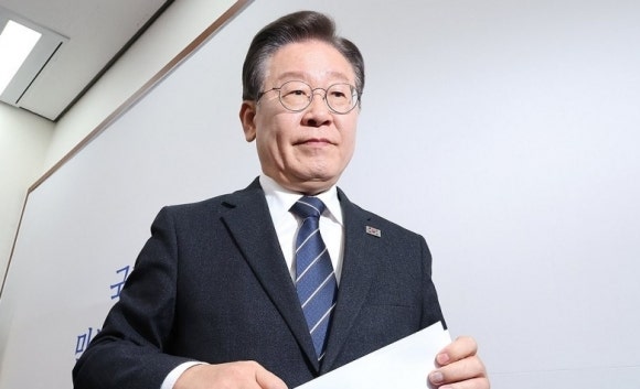 이재명, <b>부처님 오신</b>날에 “오직 민생의 길로 정진”