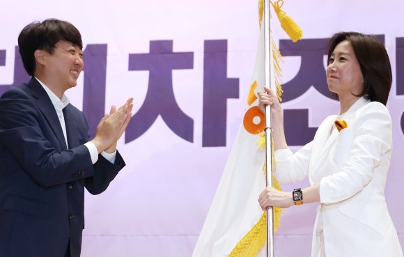 <b>개혁신당</b> 새 대표에 <b>허은아</b>…“젊은 <b>대통령</b> 만들겠다”