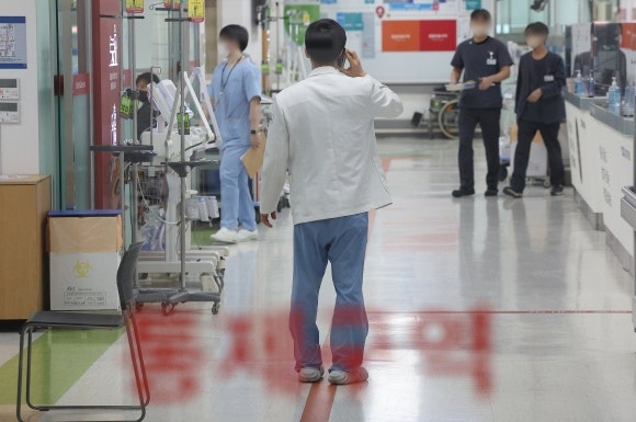 응급의학과 <b>전공의</b>들 尹<b>대통령</b>에 편지 “현장 목소리 들어달라”